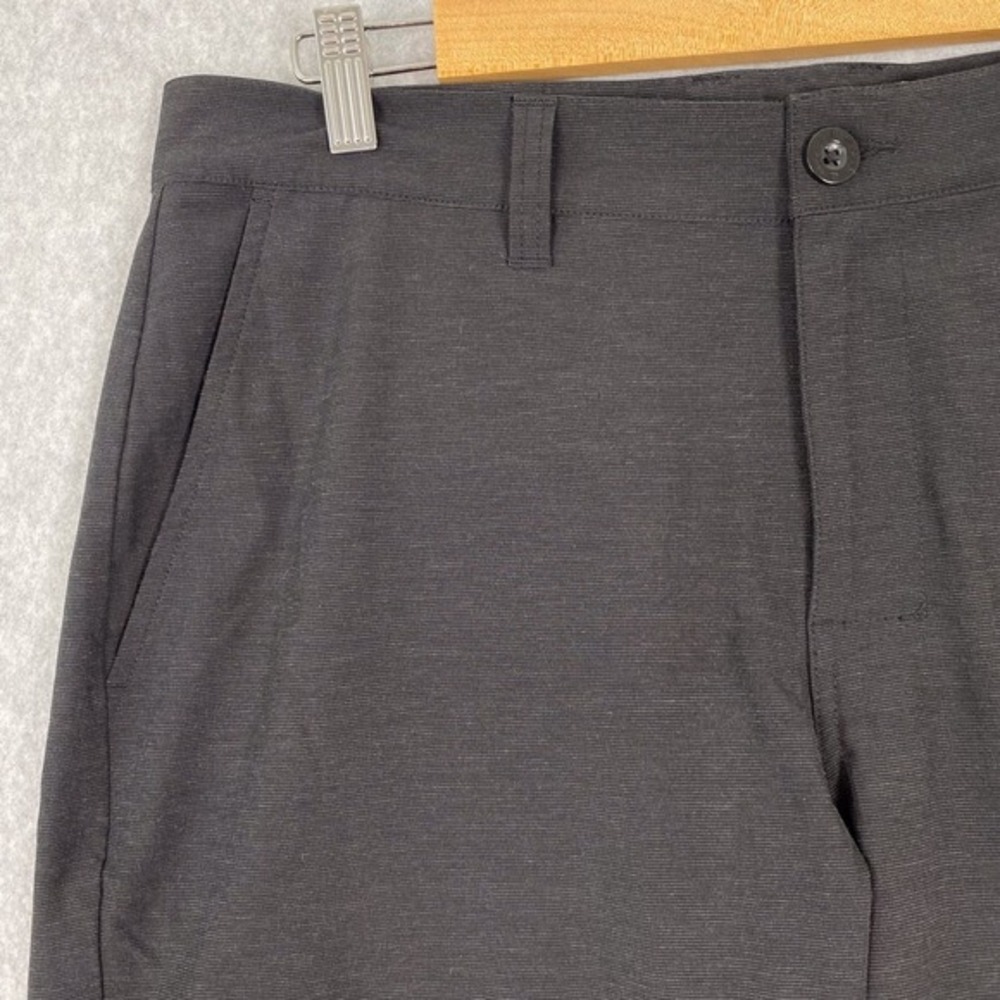 Travis Mathew Shorts Mens 34 Black Golf Performance Chino - Picture 2 of 7